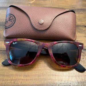 RAYBAN WAYFARER SUNGLASSES